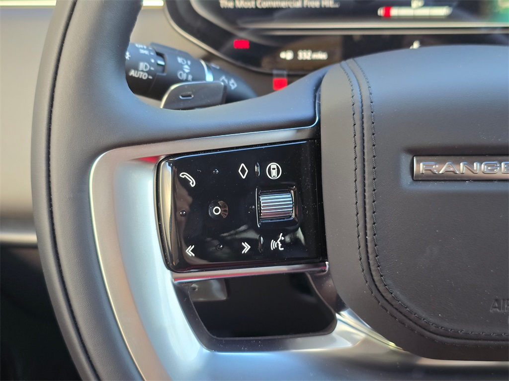 2025 Land Rover Range Rover SV photo 18
