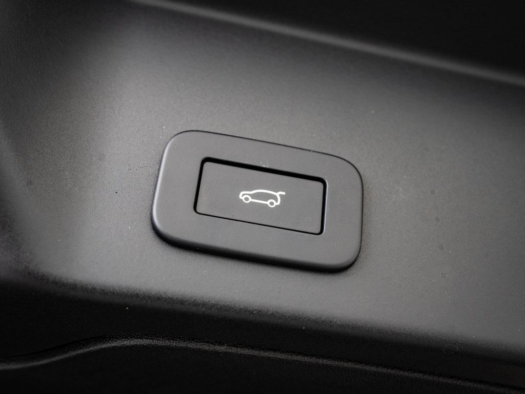 2026 Land Rover Range Rover Evoque Dynamic SE photo 17