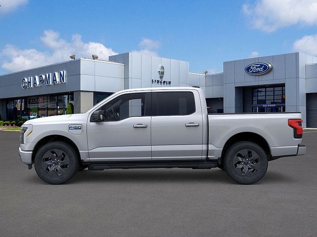 2025 Ford F-150 Lightning photo 3