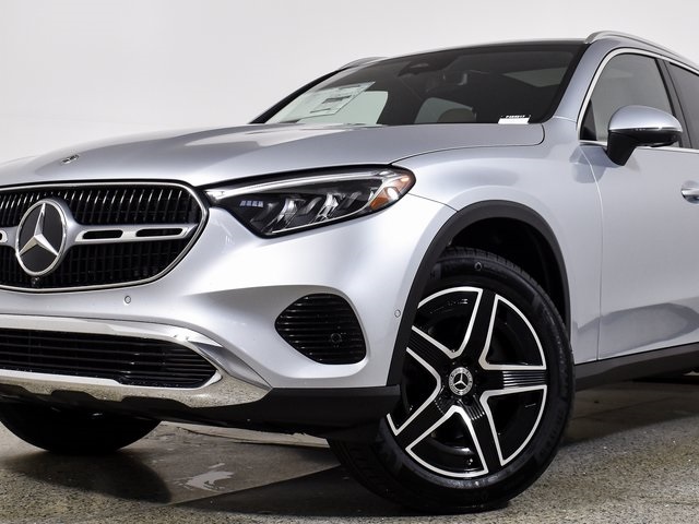 2026 Mercedes Benz GLC 300 photo 3