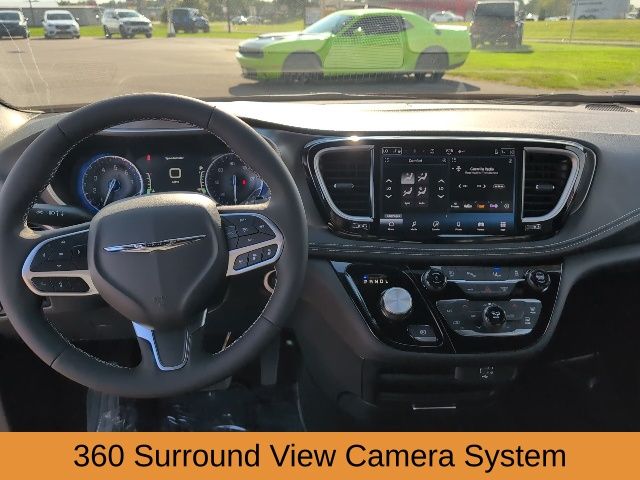 2026 Chrysler Pacifica photo 7