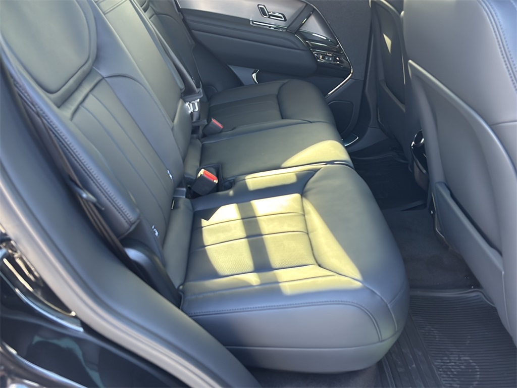2025 Land Rover Range Rover Sport SE photo 14