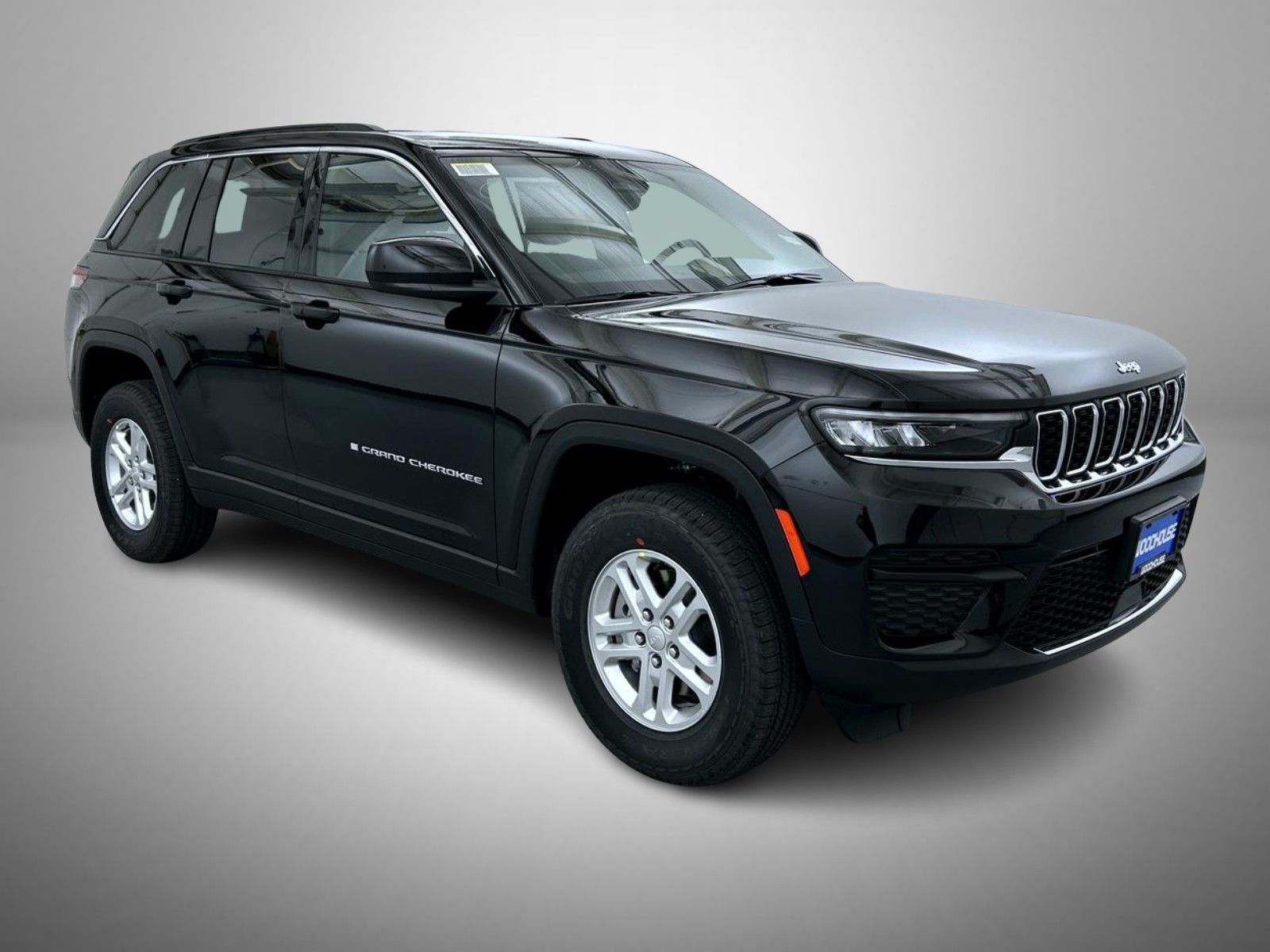2025 Jeep Grand Cherokee Laredo Altitude photo 3