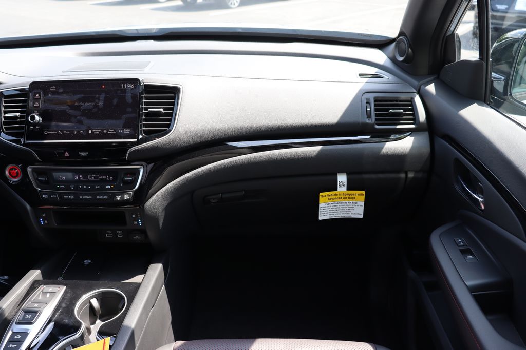 2025 Honda Ridgeline Black Edition photo 15