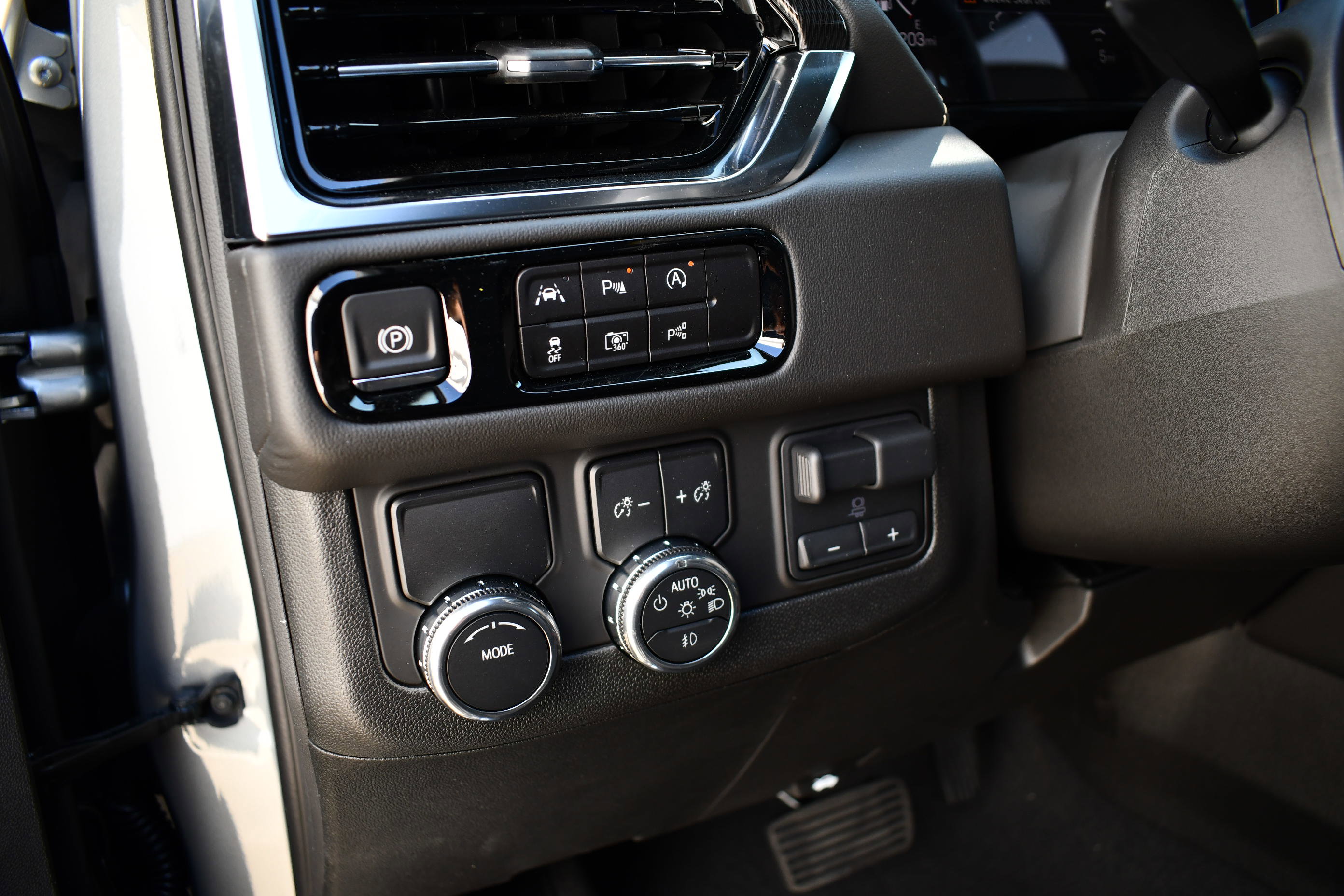 2025 Gmc Yukon photo 14