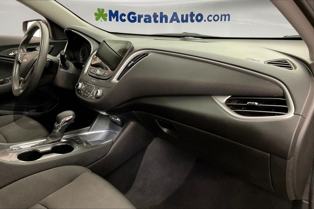 2023 Chevrolet Malibu 1LT photo 16