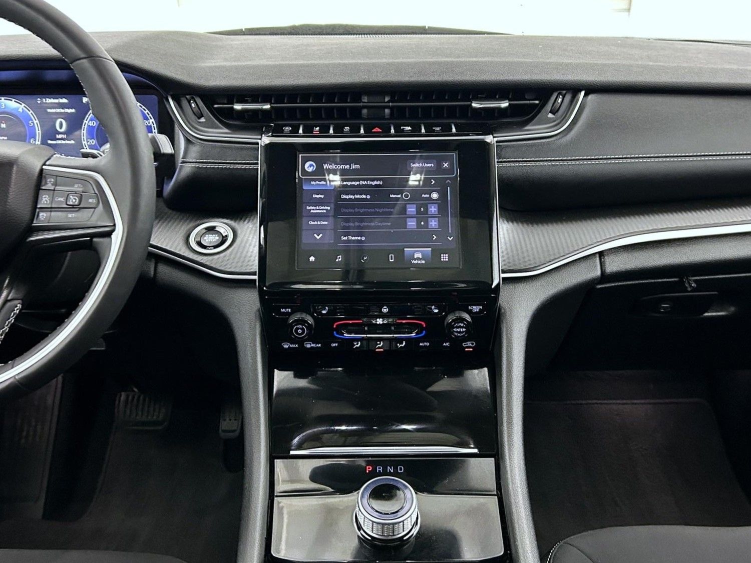2023 Jeep Grand Cherokee Laredo photo 11