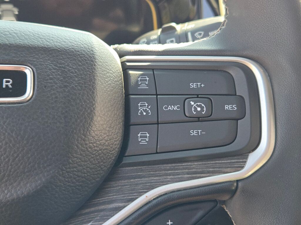 2022 Jeep Wagoneer Series III photo 32