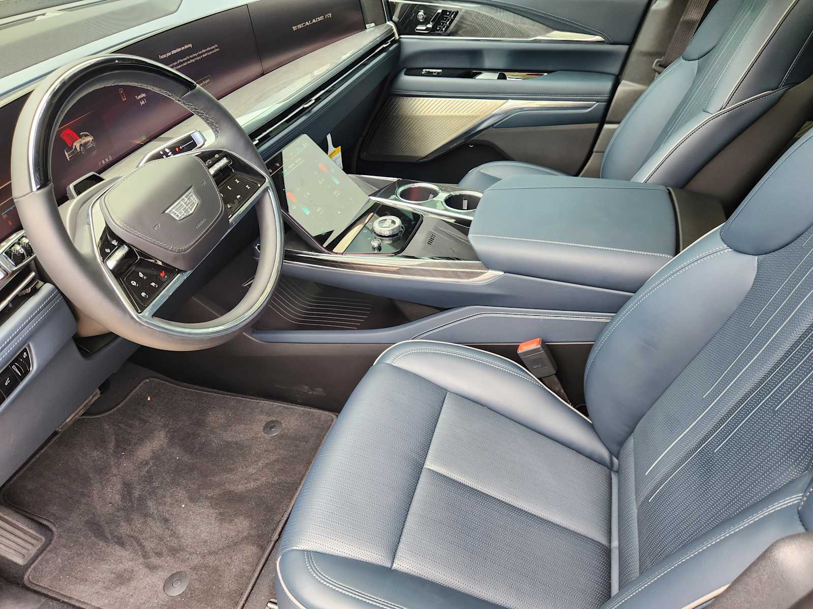 2025 Cadillac Escalade IQ Luxury photo 7