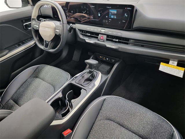 2025 Kia K4 GT-Line photo 32