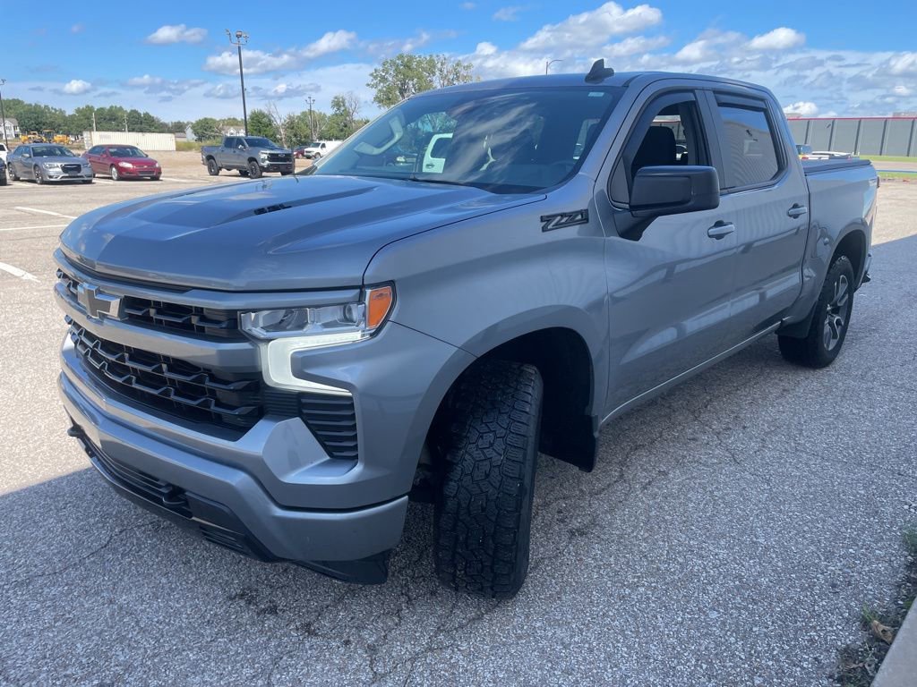 2023 Chevrolet Silverado 1500 RST photo 2