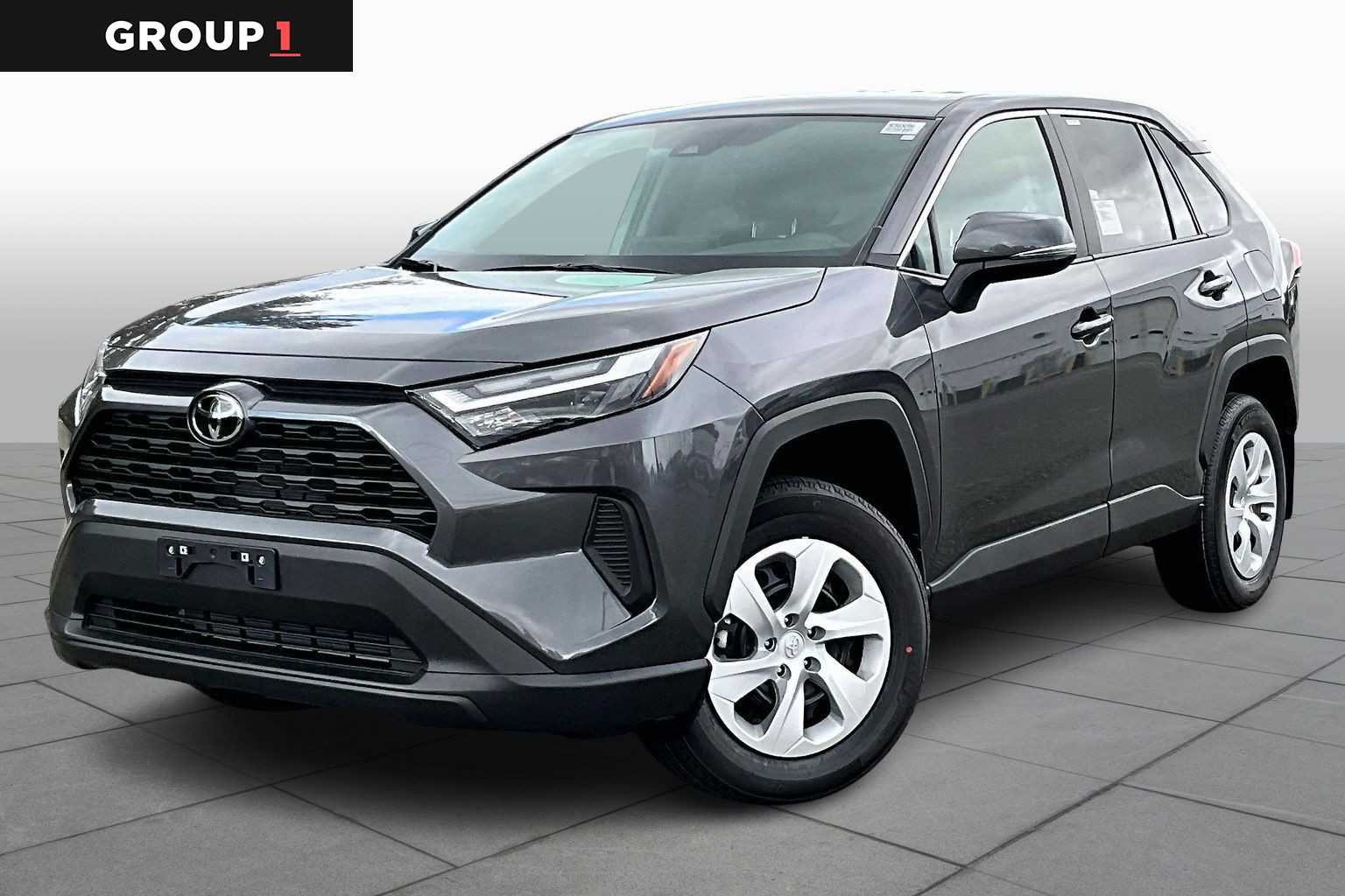 2025 Toyota RAV4 LE's photo