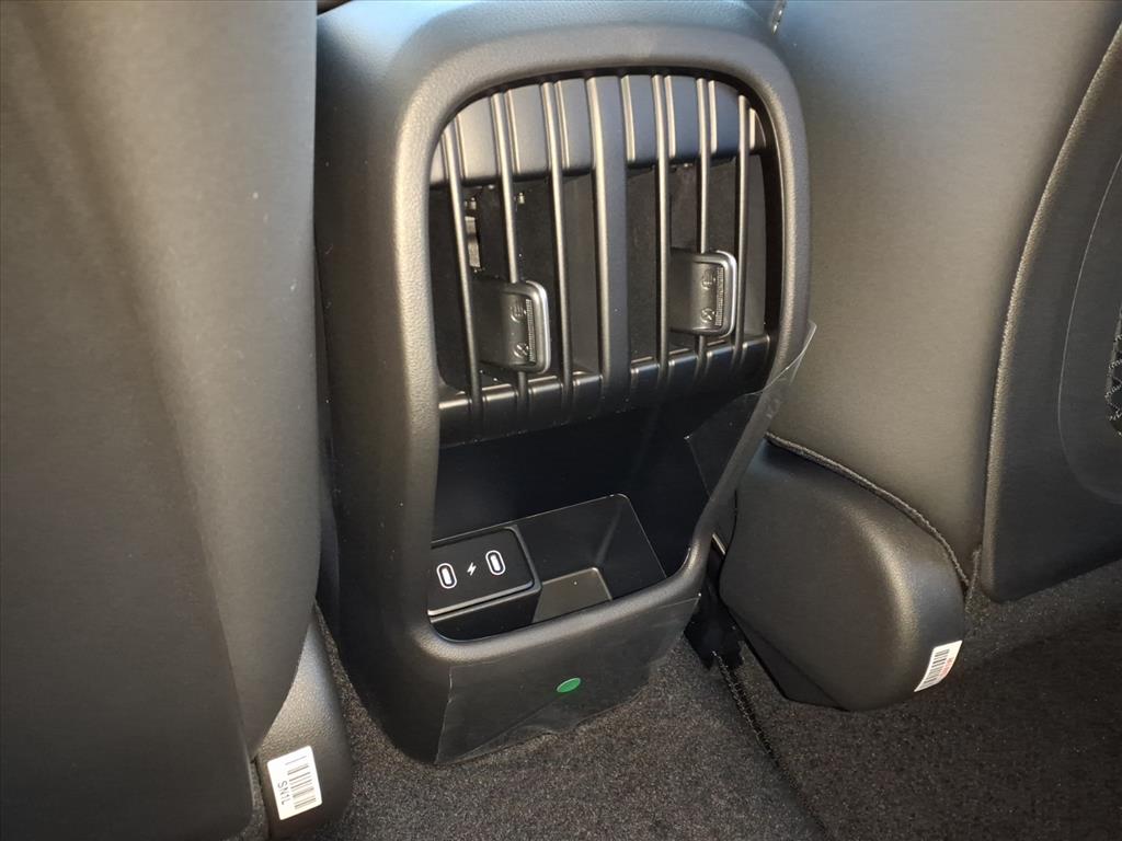 2026 Hyundai Kona SEL photo 4