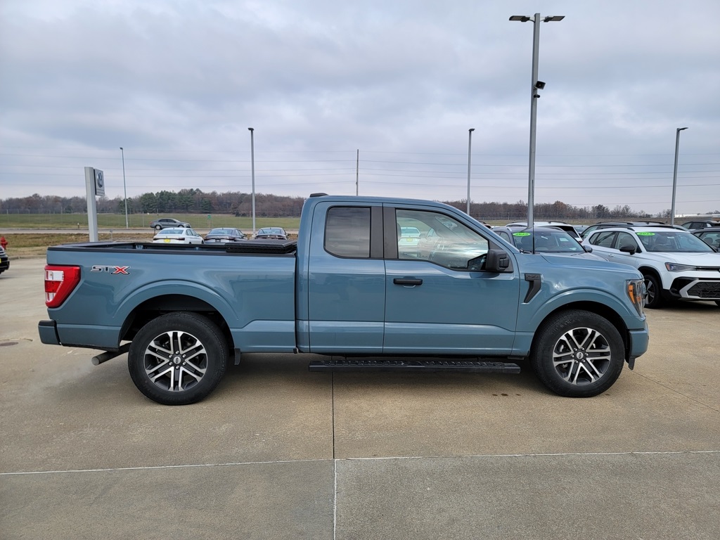 2023 Ford F-150 XL photo 2