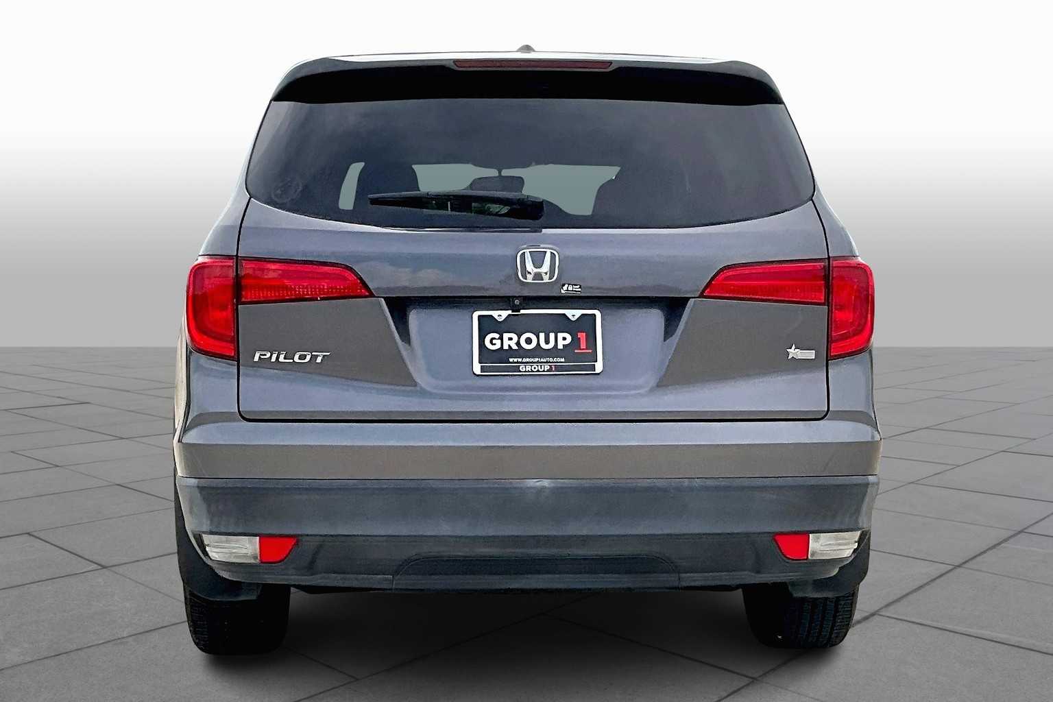 2017 Honda Pilot EX photo 4
