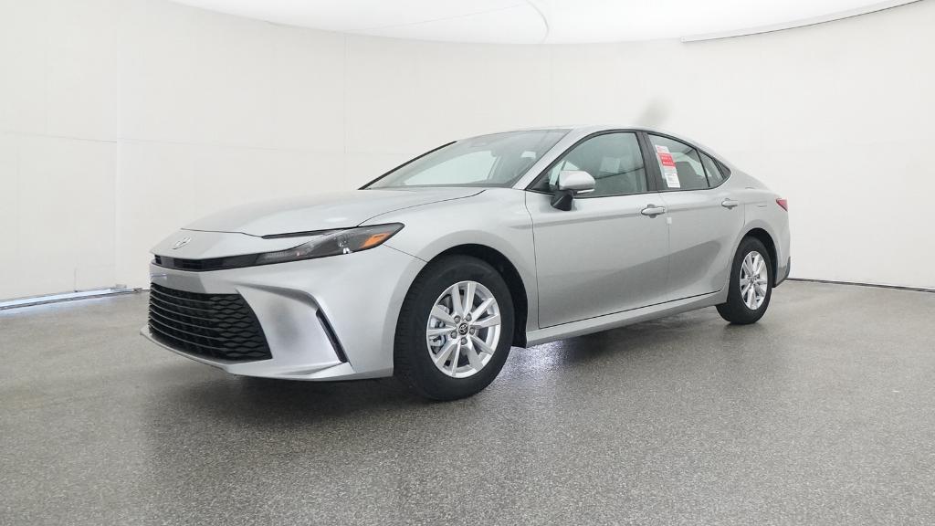 2025 Toyota Camry LE photo 4