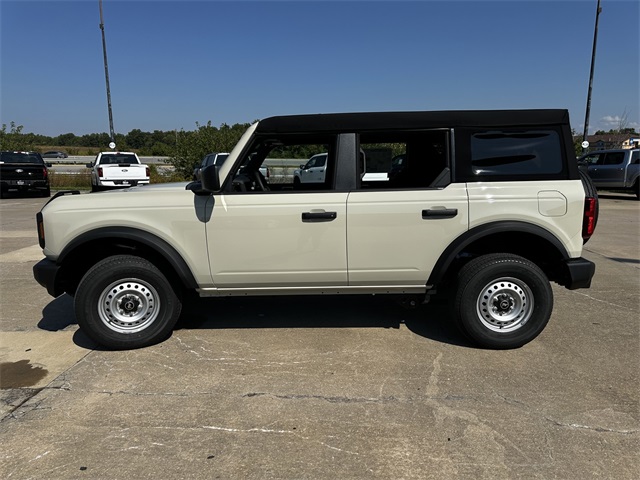 2025 Ford Bronco Base photo 5