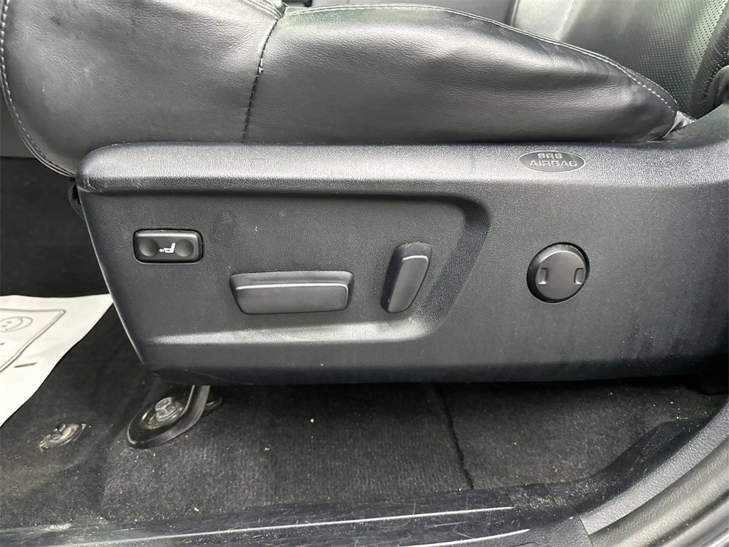2014 Toyota Tundra Platinum CrewMax photo 10