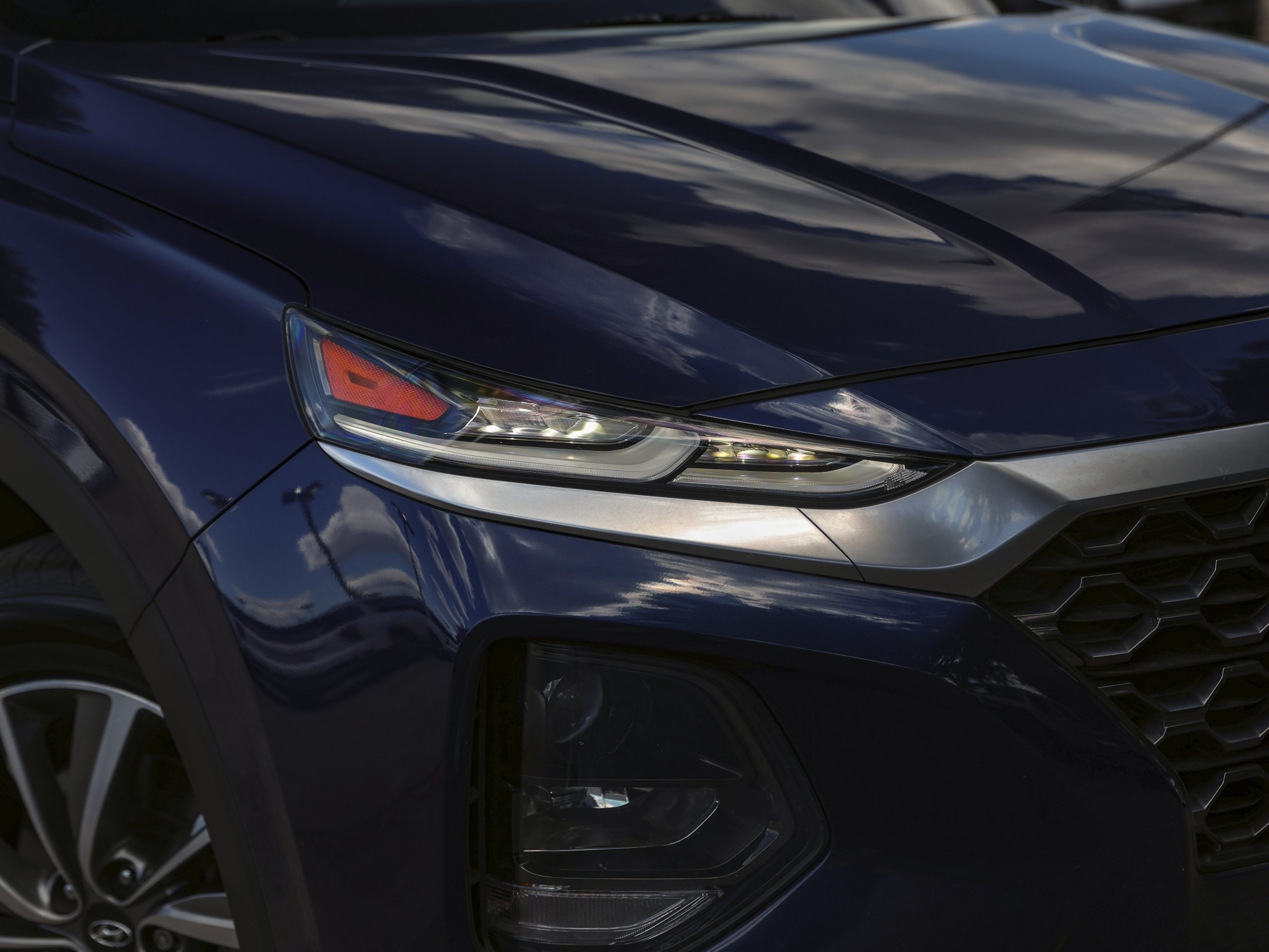 2020 Hyundai Santa Fe SEL photo 2