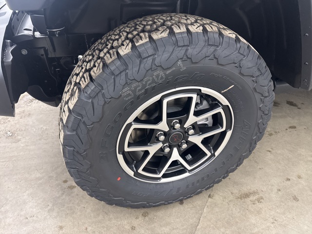 2025 Jeep Wrangler Rubicon photo 4