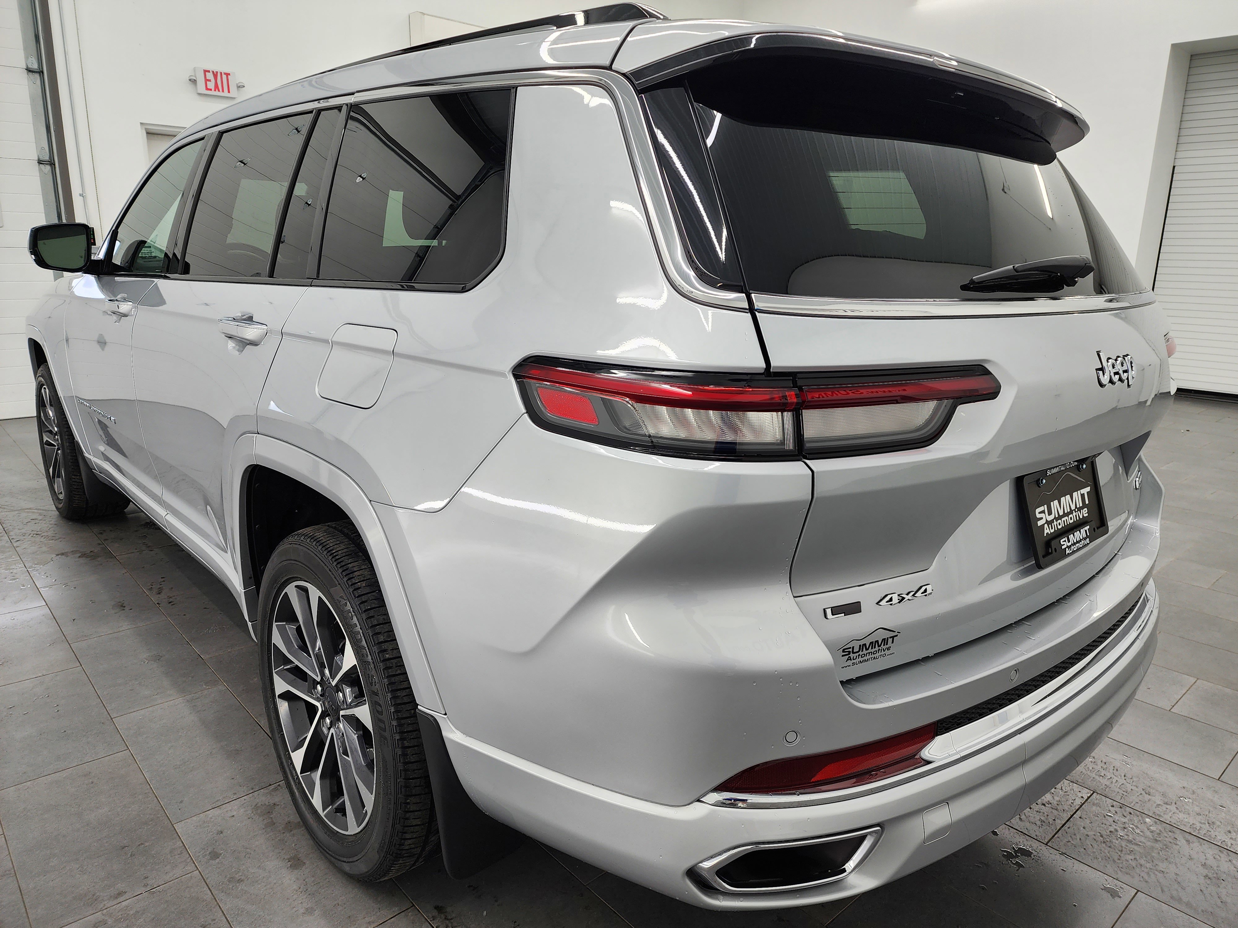 2021 Jeep Grand Cherokee Overland photo 3