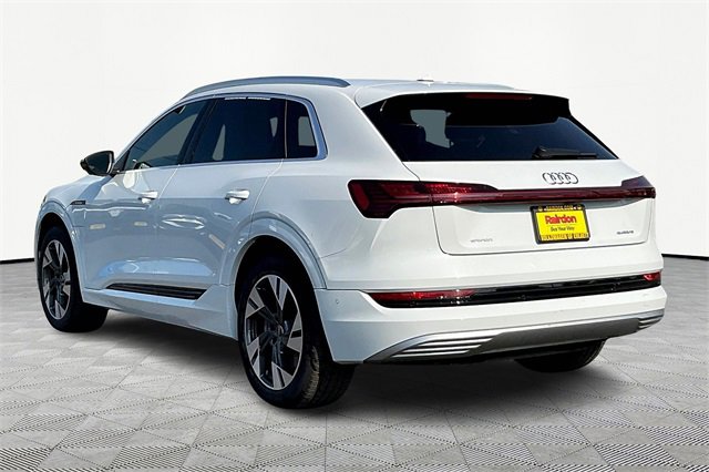 2022 Audi e-tron Premium Plus photo 9