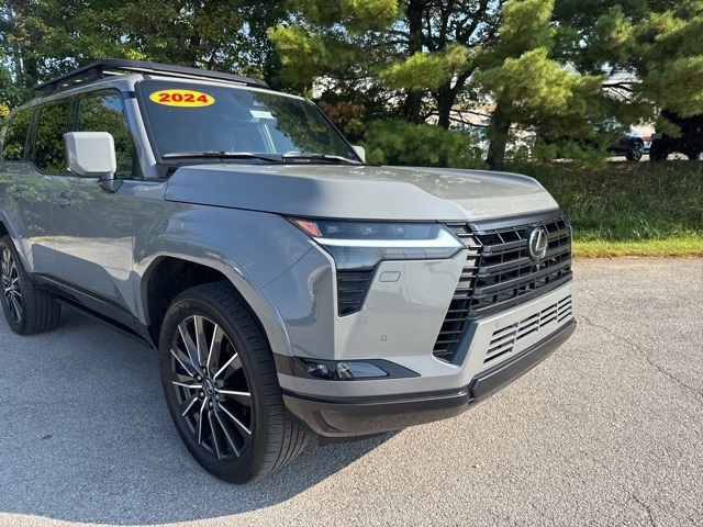 2024 Lexus GX 550 Luxury photo 3