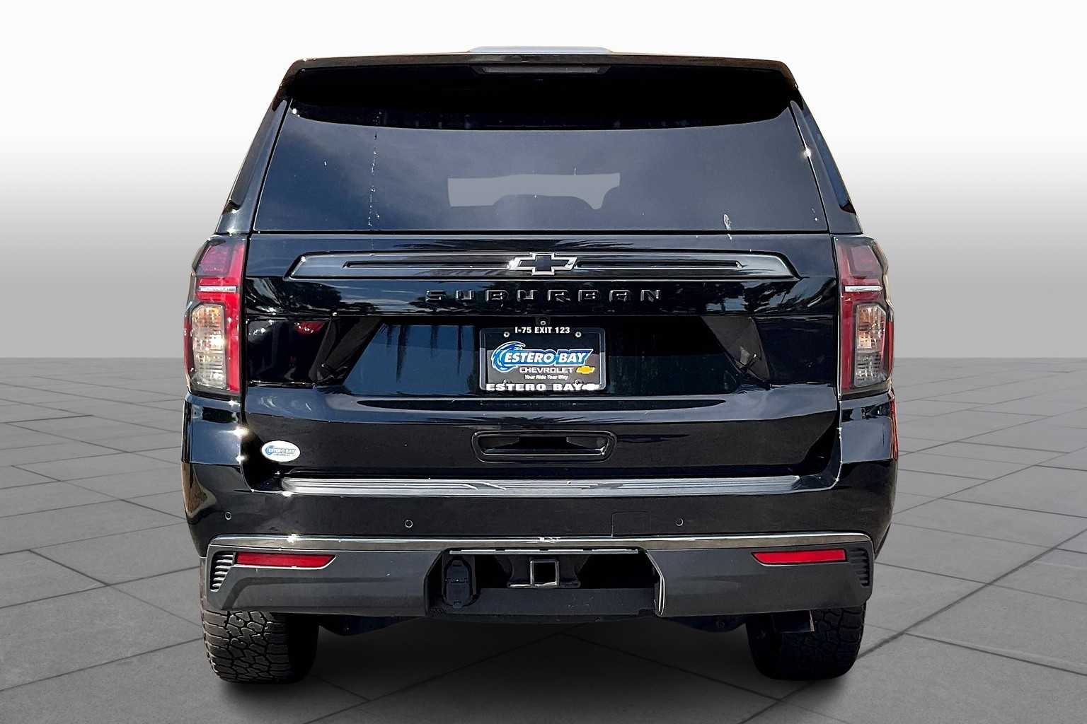 2021 Chevrolet Suburban Z71 photo 3