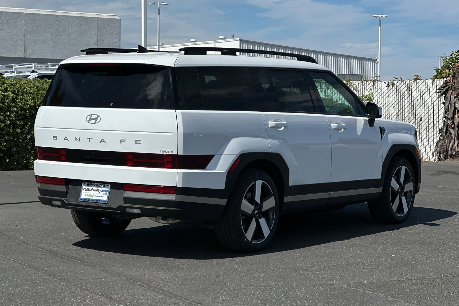2025 Hyundai Santa Fe Limited photo 4