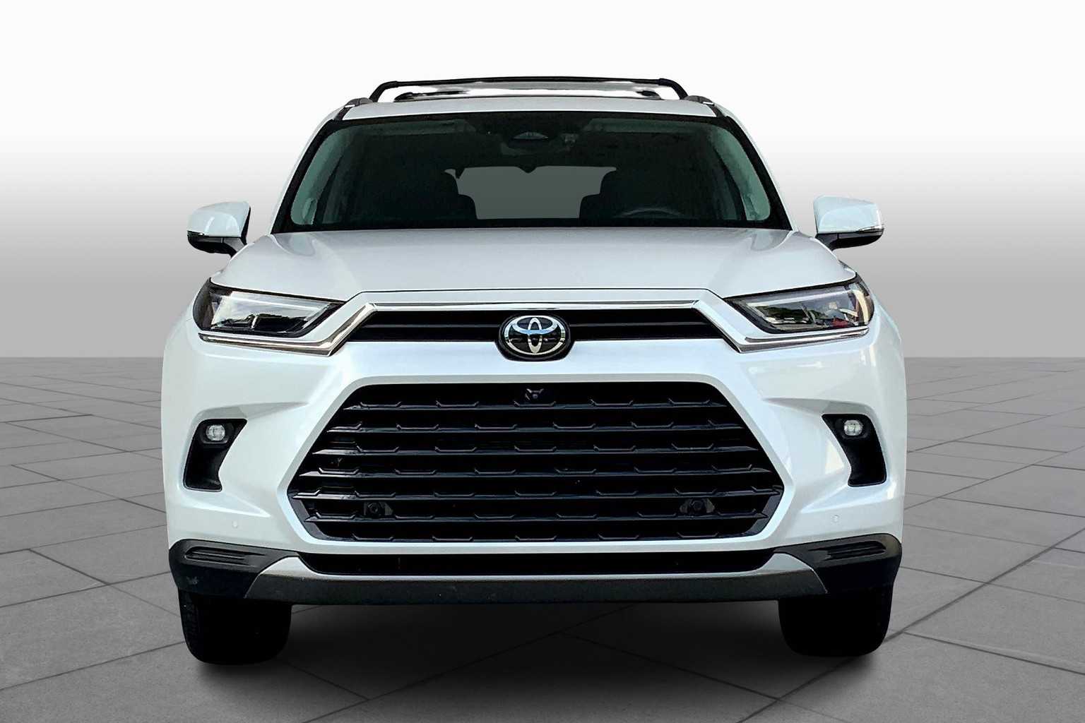 2024 Toyota Grand Highlander Platinum photo 3