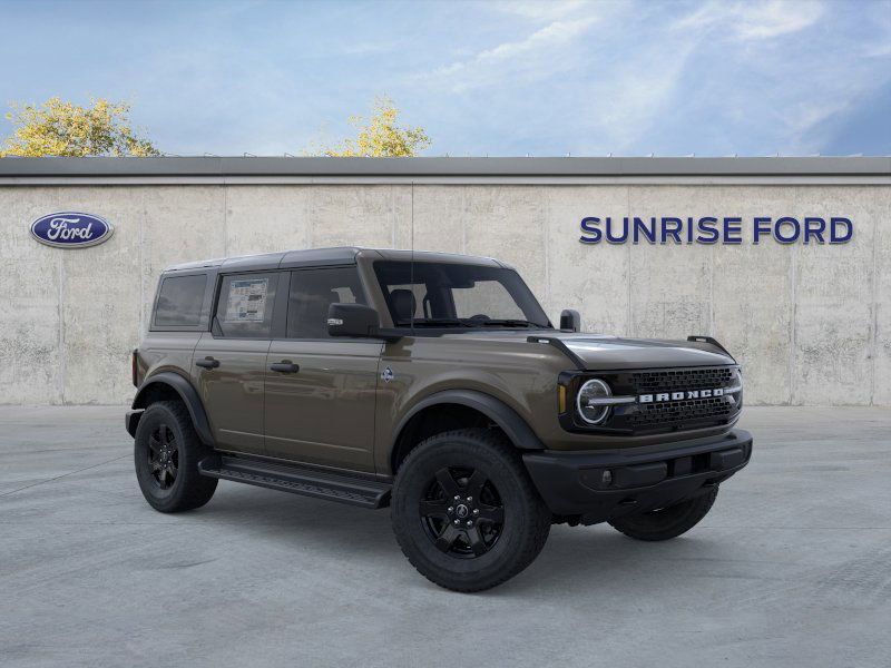 2025 Ford Bronco Outer Banks photo 8