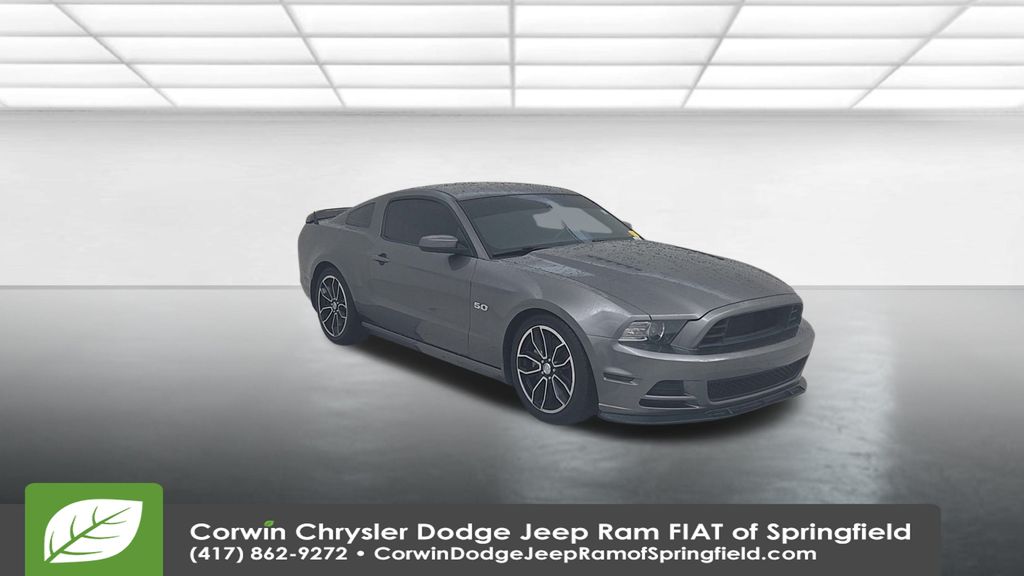 2014 Ford Mustang GT Premium photo 3
