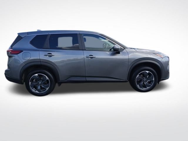 2024 Nissan Rogue SV photo 6