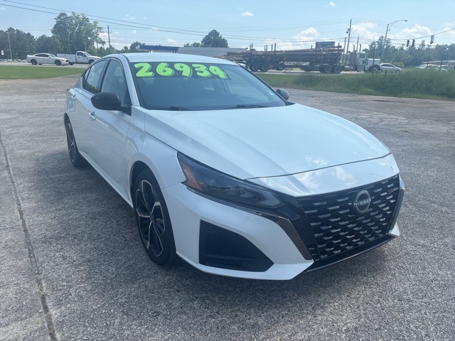 2024 Nissan Altima 2.5 SR photo 2