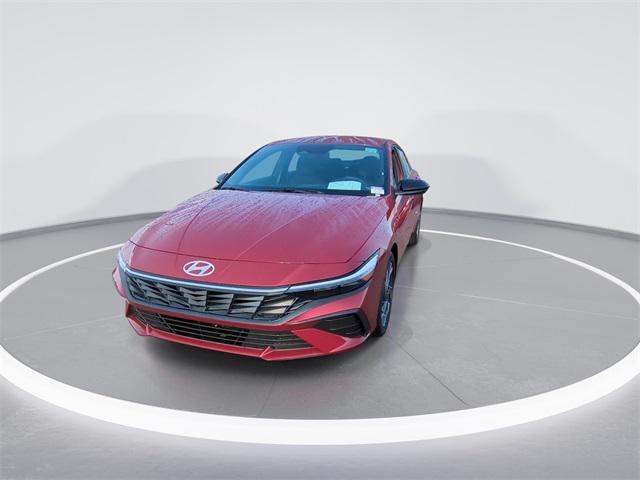 2025 Hyundai Elantra SEL Sport photo 3
