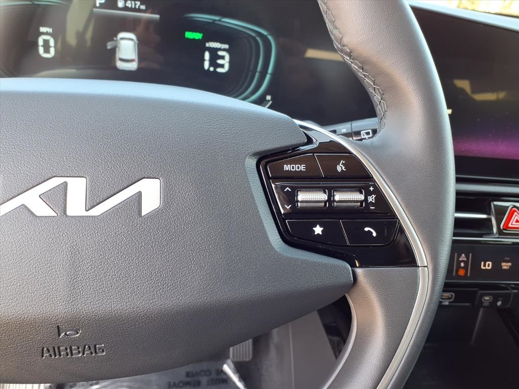 2025 Kia Niro EX photo 18
