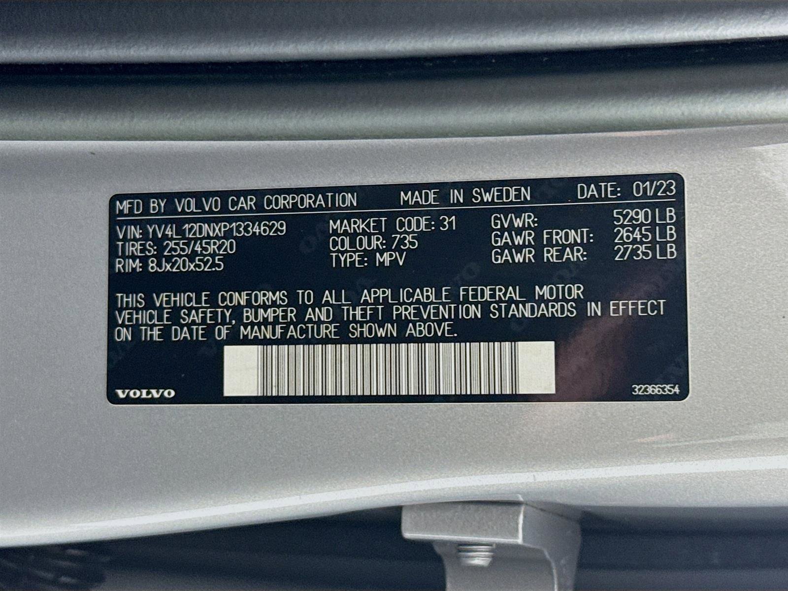 2023 Volvo XC60 B5 Plus photo 28