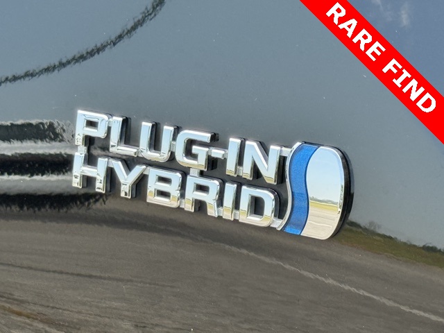 2021 Toyota Prius Prime LE photo 10