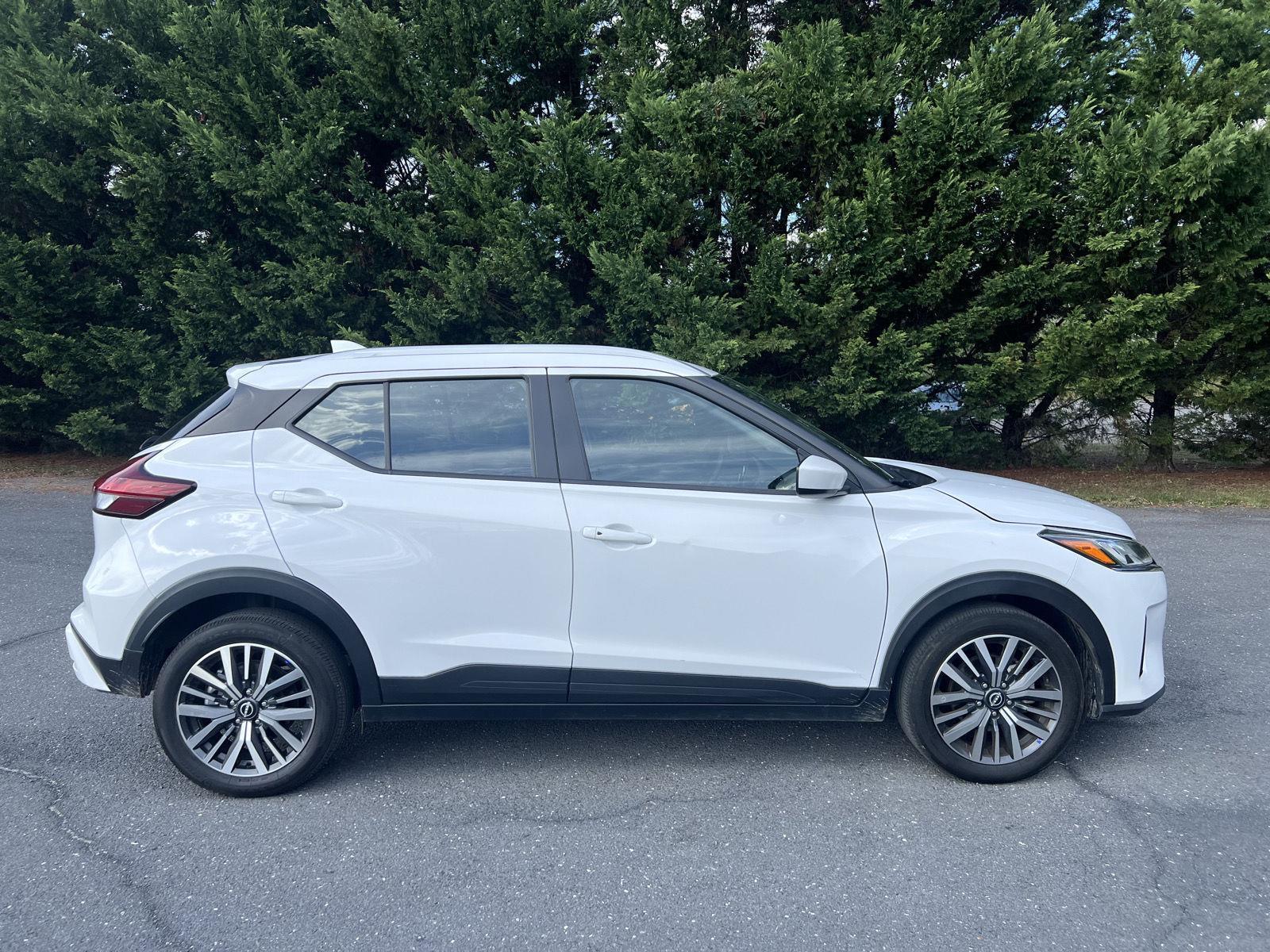 2024 Nissan Kicks SV photo 2