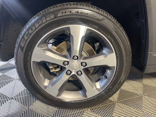 2023 Jeep Grand Cherokee Limited photo 4