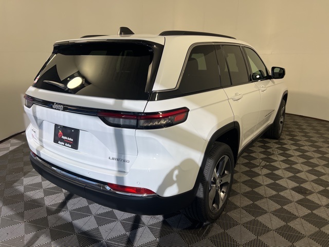 2025 Jeep Grand Cherokee Limited photo 4