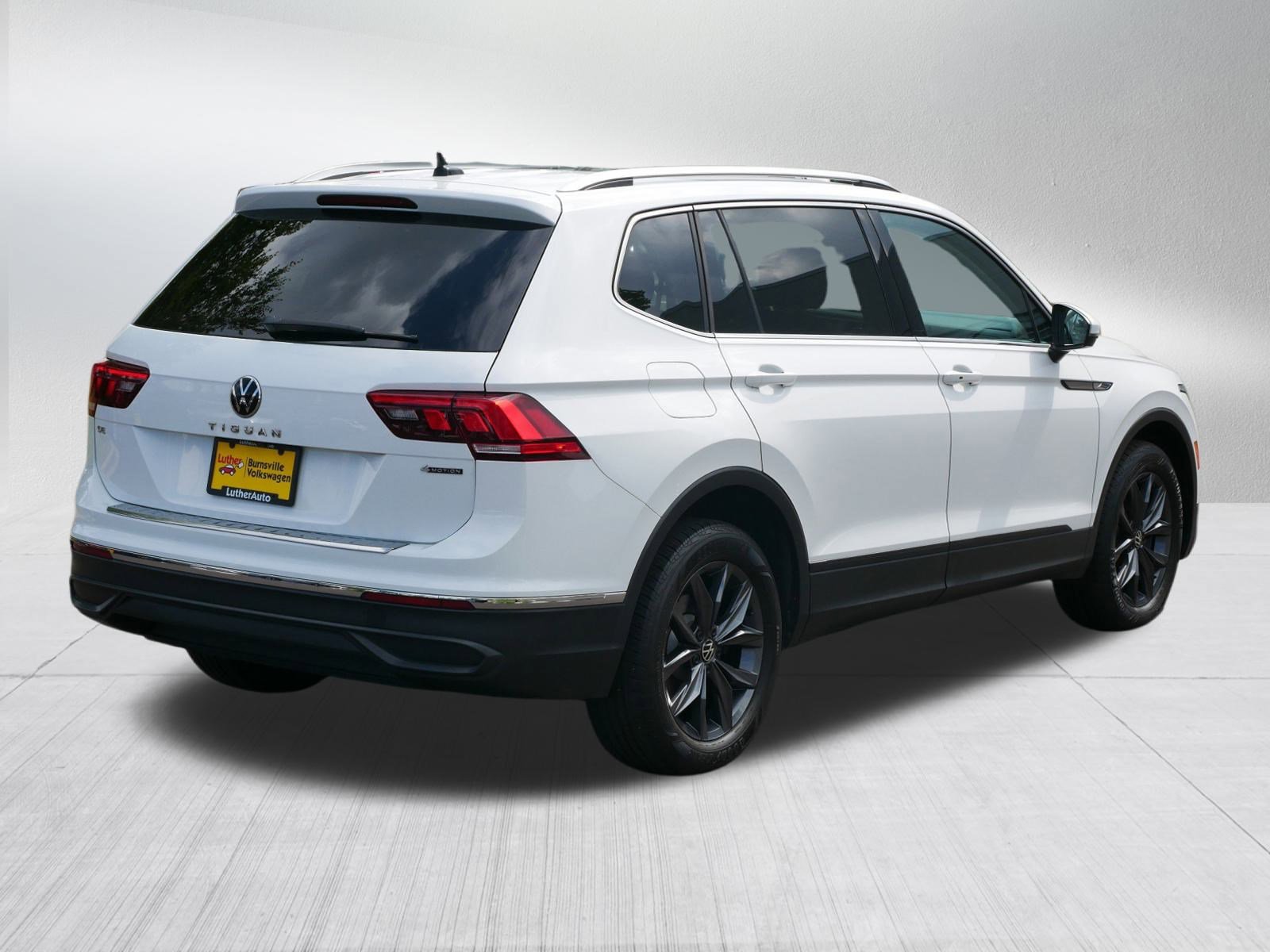 2022 Volkswagen Tiguan SE photo 7