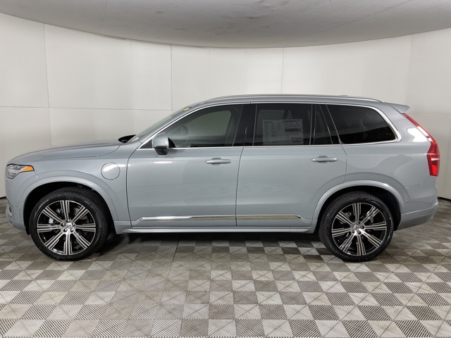 2025 Volvo XC90 T8 AWD Plus photo 10