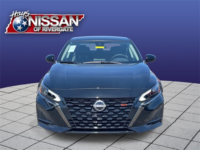 2025 Nissan Altima SR photo 2