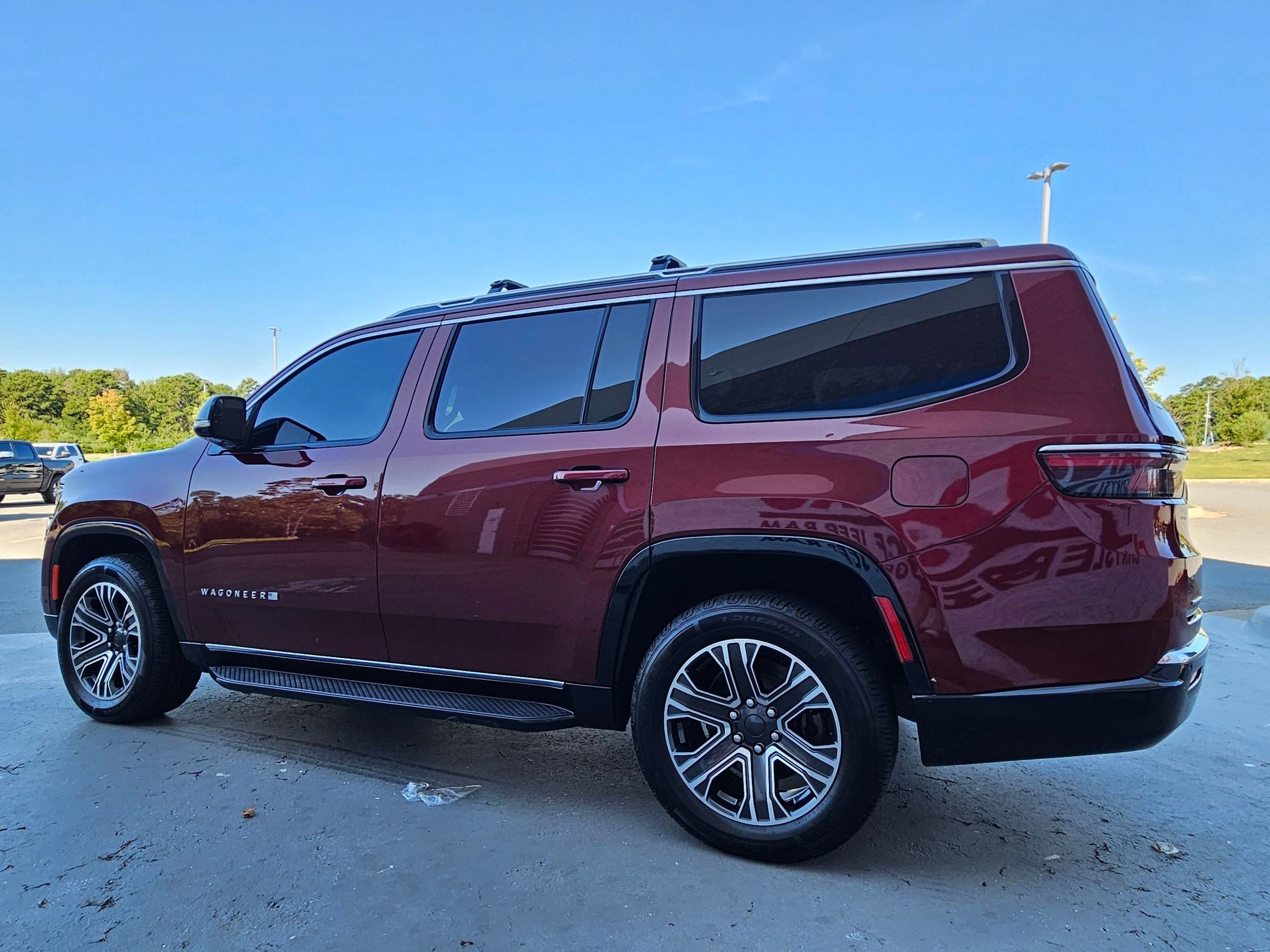 2023 Jeep Wagoneer Base photo 5