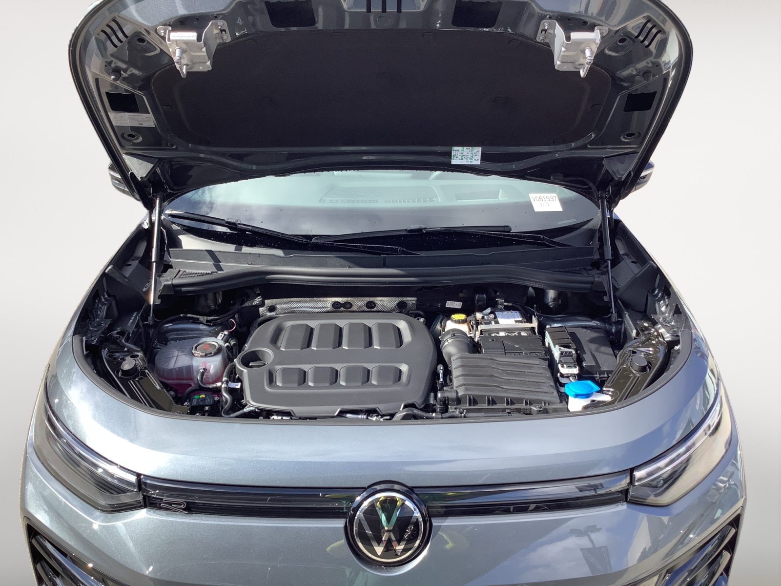 2025 Volkswagen Tiguan SE R-Line Black photo 11