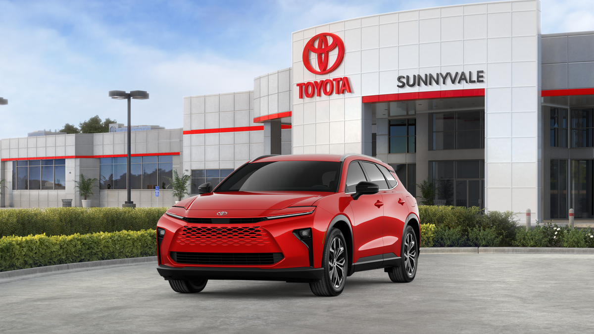 2025 Toyota Crown Signia XLE's photo