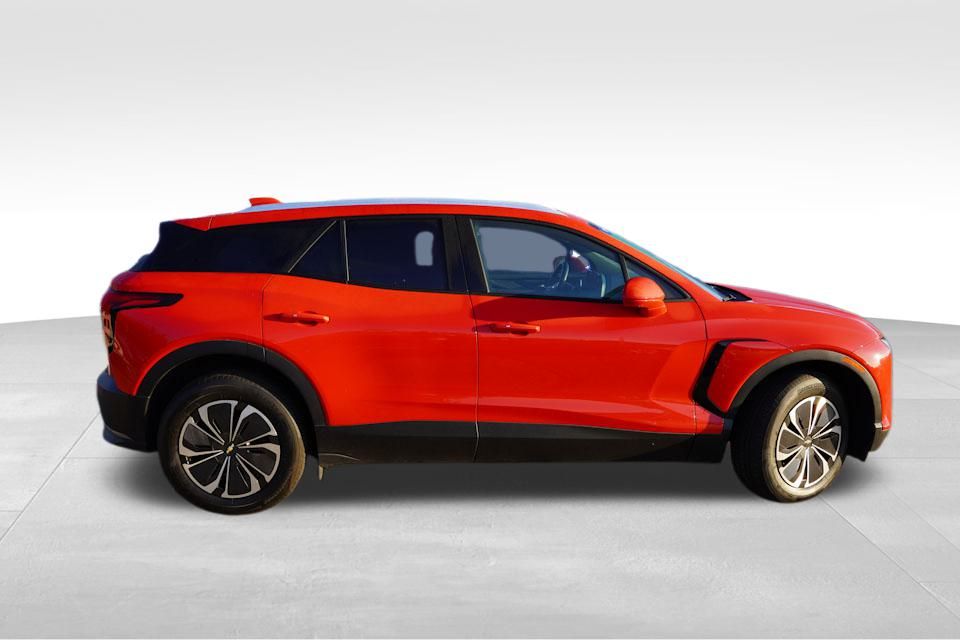 2024 Chevrolet Blazer EV 2LT photo 2