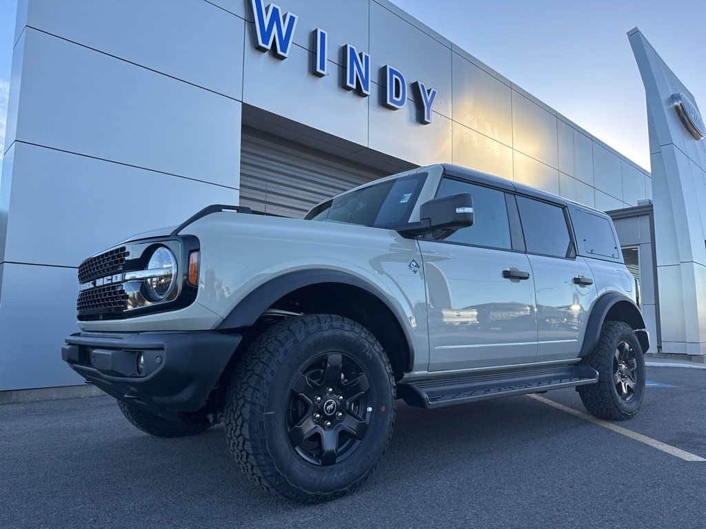 2025 Ford Bronco 4-Door Outer Banks's photo