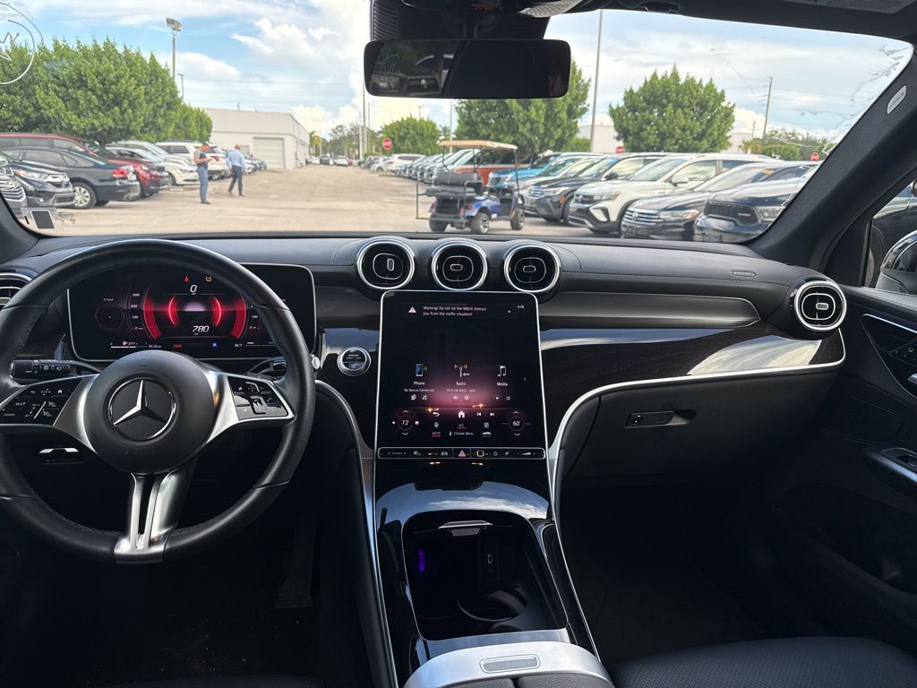 2024 Mercedes Benz GLC 300 4MATIC photo 11